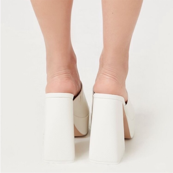 NWT Forever 21 Faux Snakeskin Platform Block Heels - Picture 3 of 9